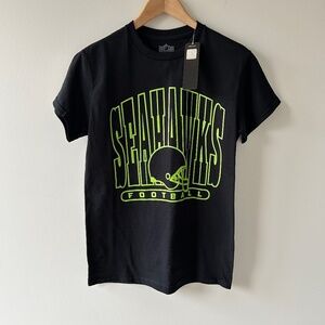 NWT Seattle Seahawks Football T-Shirt Size Small Men's Fandom Stadium Tailgate